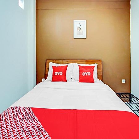 Oyo 90248 D'Em Homestay Family 谏义里 外观 照片